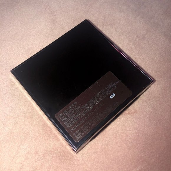 ✨MAC & AALIYAH AGE AINT NOTHING EYESHADOW PALETTE✨ - Picture 4 of 4